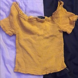 tight fitted mustard yellow blouse 🌻